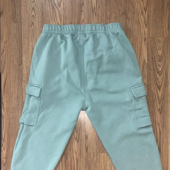 Nike Sweatpants with Tapered Fit - Picture 4 of 5